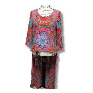 💥Crochet Multi Colored Hi Low Top by Belle France Sz M